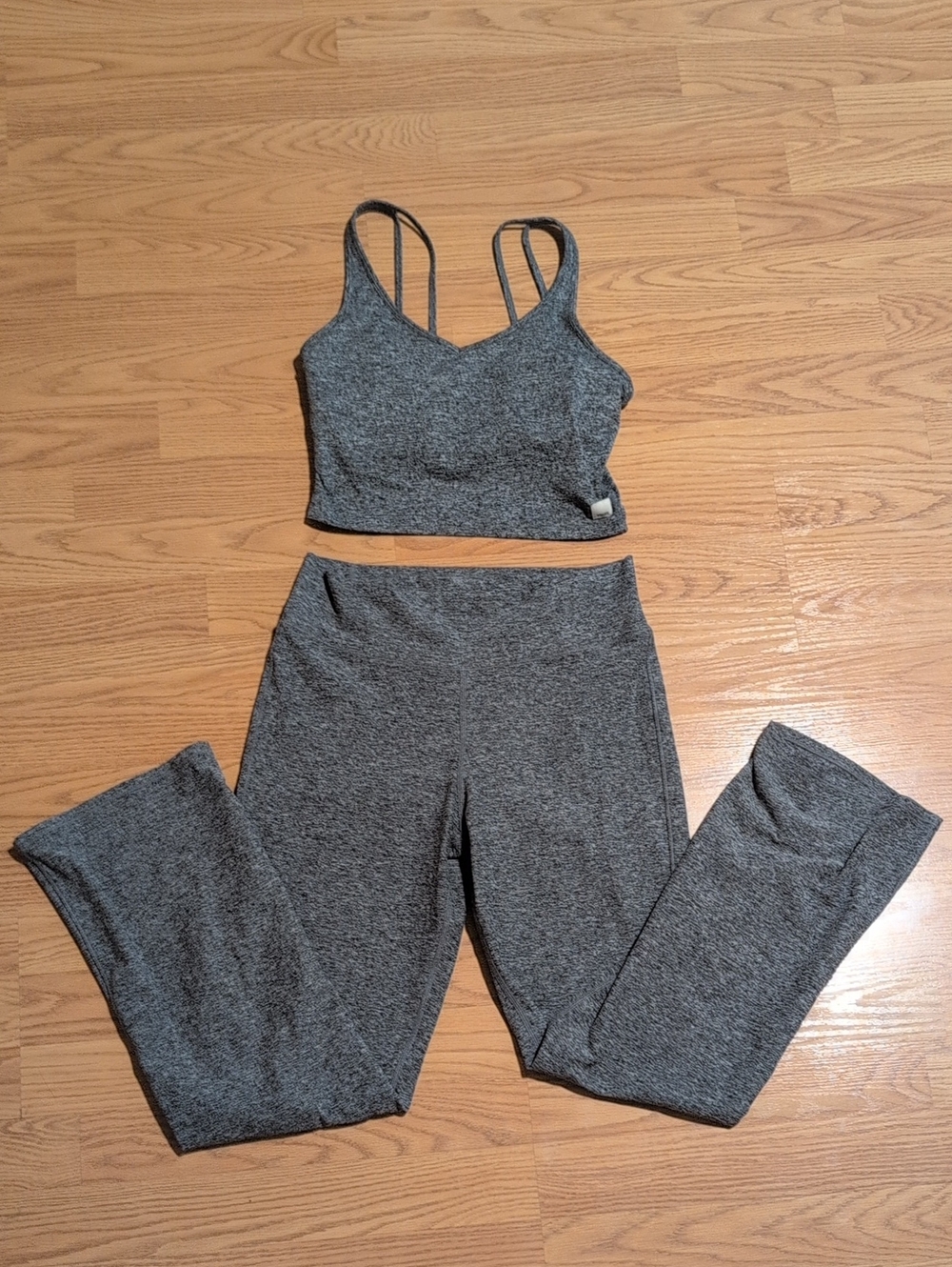 Vuori Heathered Grey Halo Crop top/ Sports Bra & Leggings Set